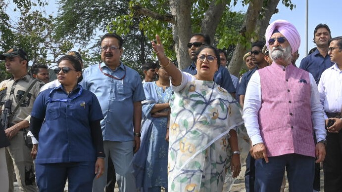 Delhi CM conducts surprise inspection at ITO office, flags absence of staff