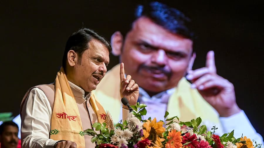 Effective implementation of plans crucial to make Maharashtra leader in per capita income: Fadnavis
