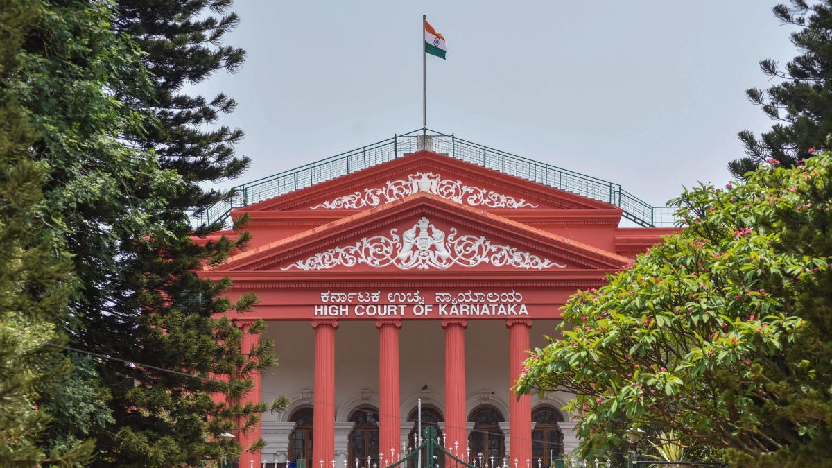 Karnataka High Court issues guidelines to courts, sub-registrars on entering changes as per decrees