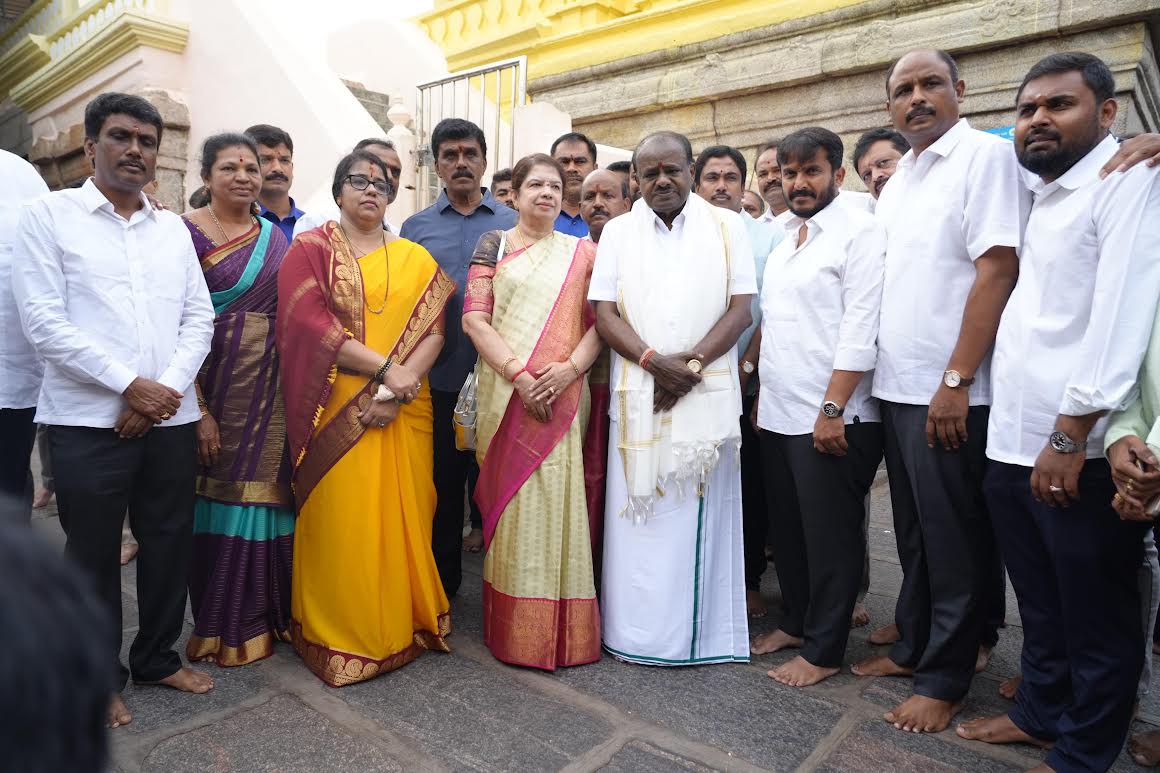 Union Minister H D Kumaraswamy visits Sri Chamundeshwari Devi temple, atop the Chamundi Hill, in Mysuru, on Friday. District JD(S) president S B M Manju, Rathna Halappagowda, ex-mayor M J Ravi Kumar, MLC C N Manjegowda, and MLA G D Harish Gowda are seen. 