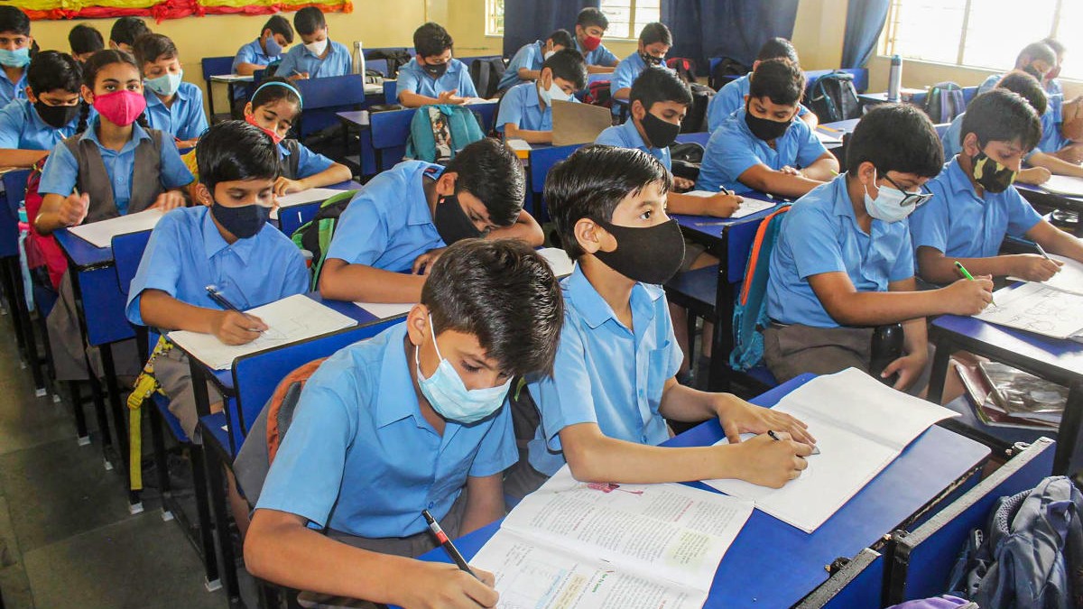 CBSE gives schools 7-day deadline to implement three-language system in Class 6