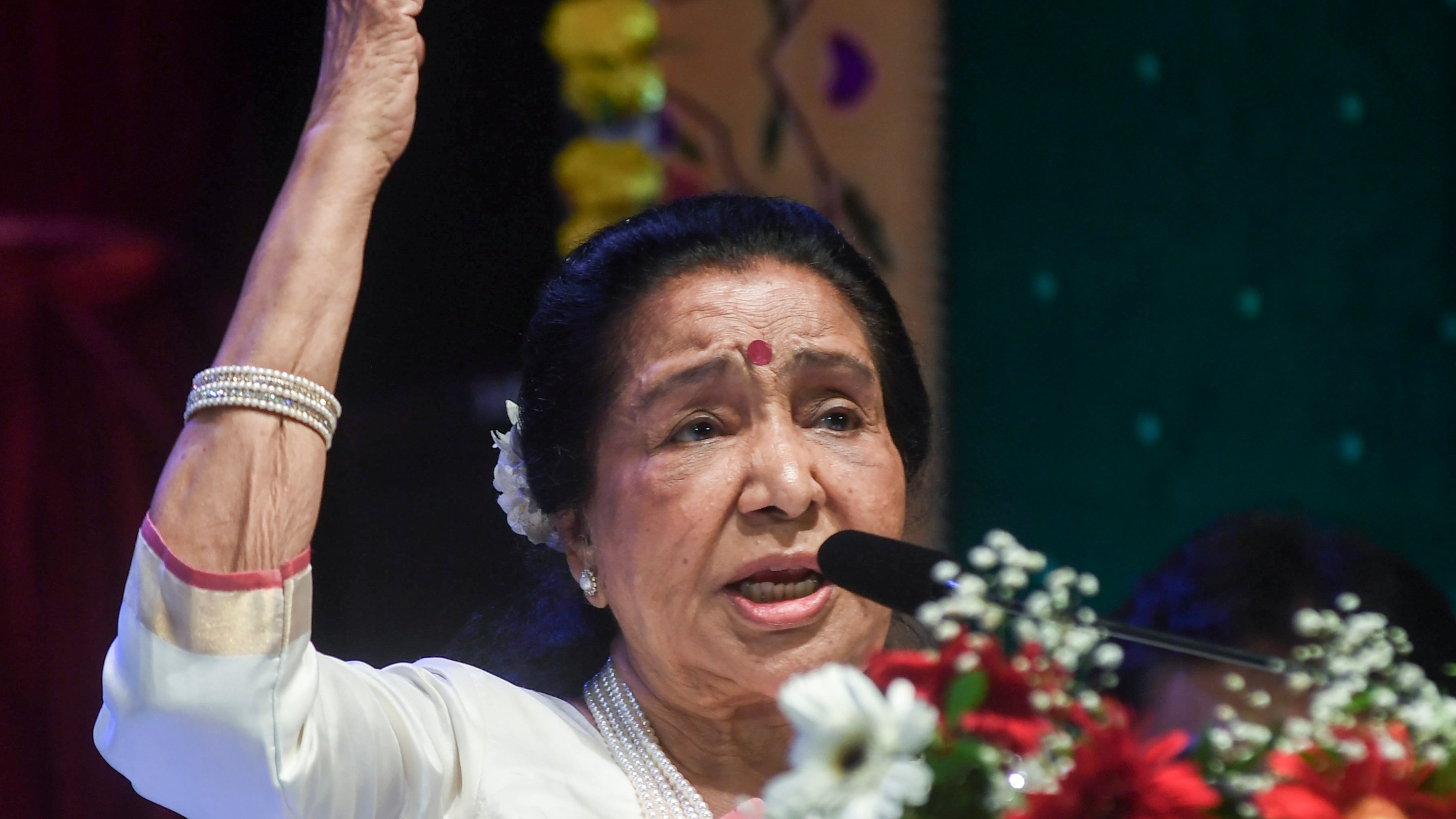 Asha Bhosle Passes Away at 92: End of an Era in Indian Music