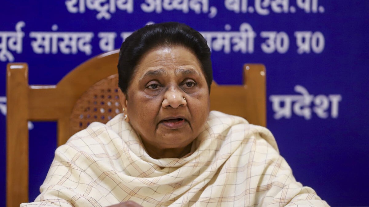 Mayawati slams previous Samajwadi Party govt for changing Jyotiba Phule Nagar's name