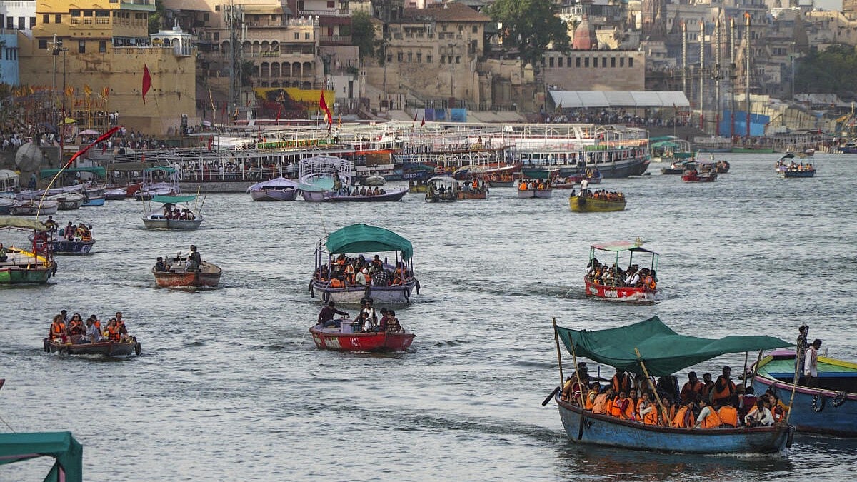 Global Snapshot: From Harvests in Prayagraj to Holy Fire in Jerusalem