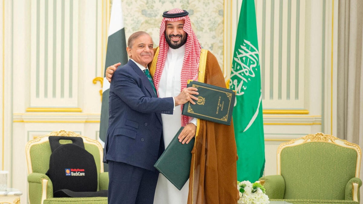 Cash-strapped Pakistan to receive $5 billion from Saudi Arabia, Qatar