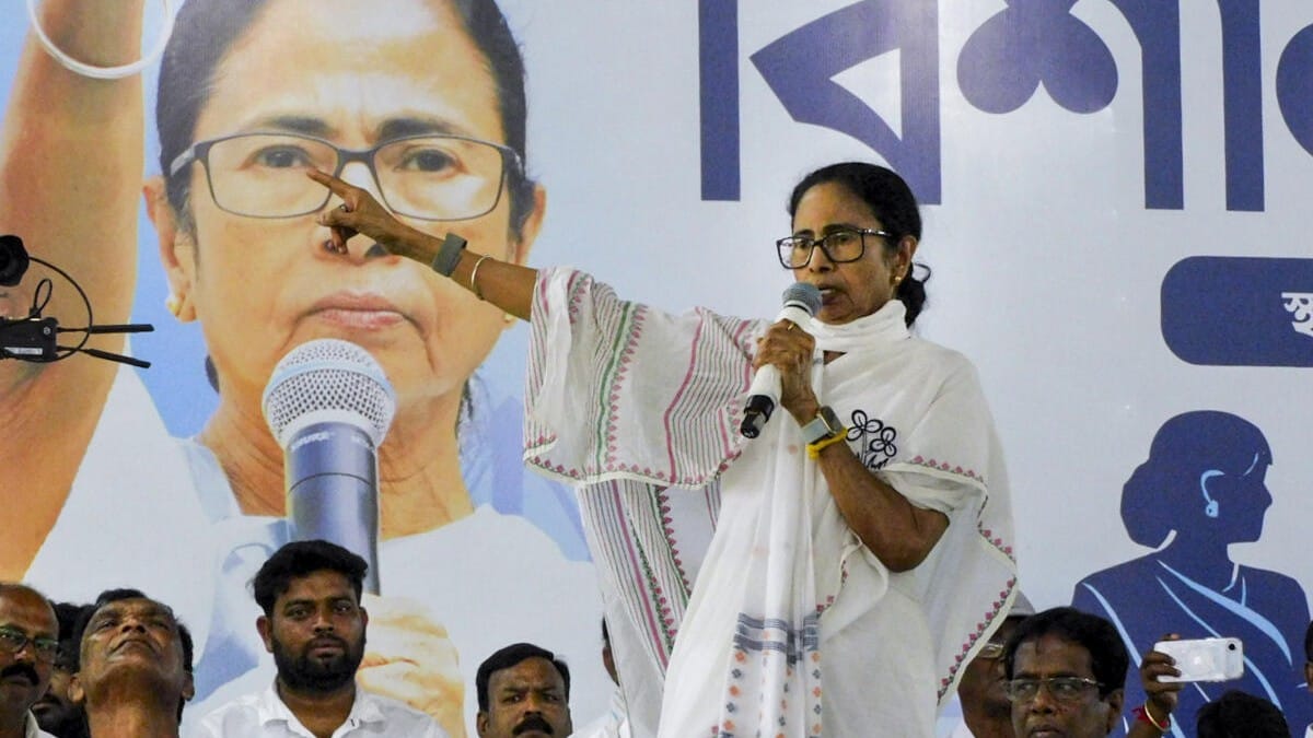 West Bengal Assembly Elections 2026 | 19 states, Centre have come together to counter me, I am fighting alone for common people: Mamata Banerjee