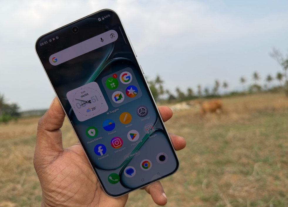 OnePlus Nord 6.