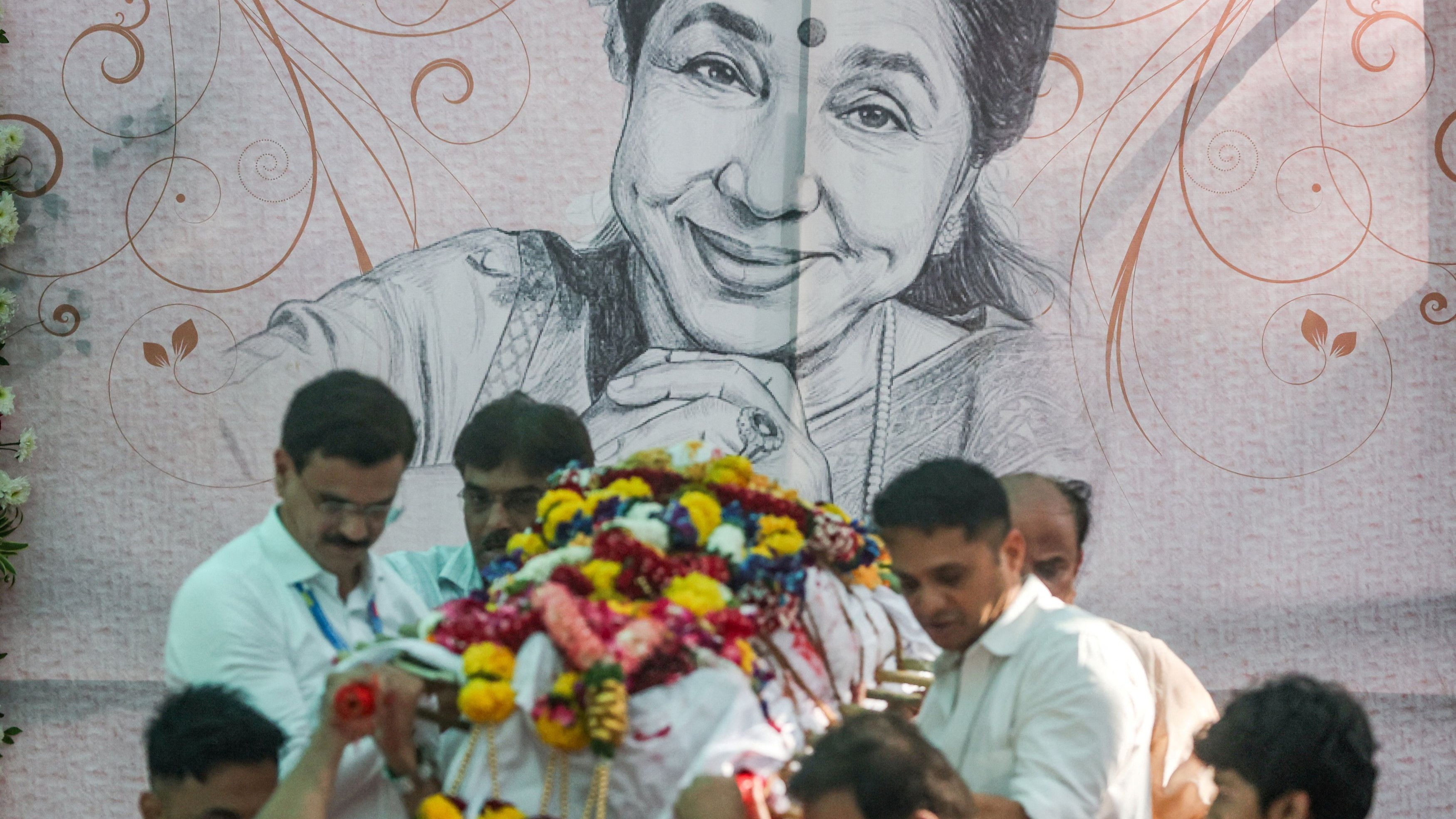 Asha Bhosle funeral: Celebs pay their last respects to 'Queen of Indipop'