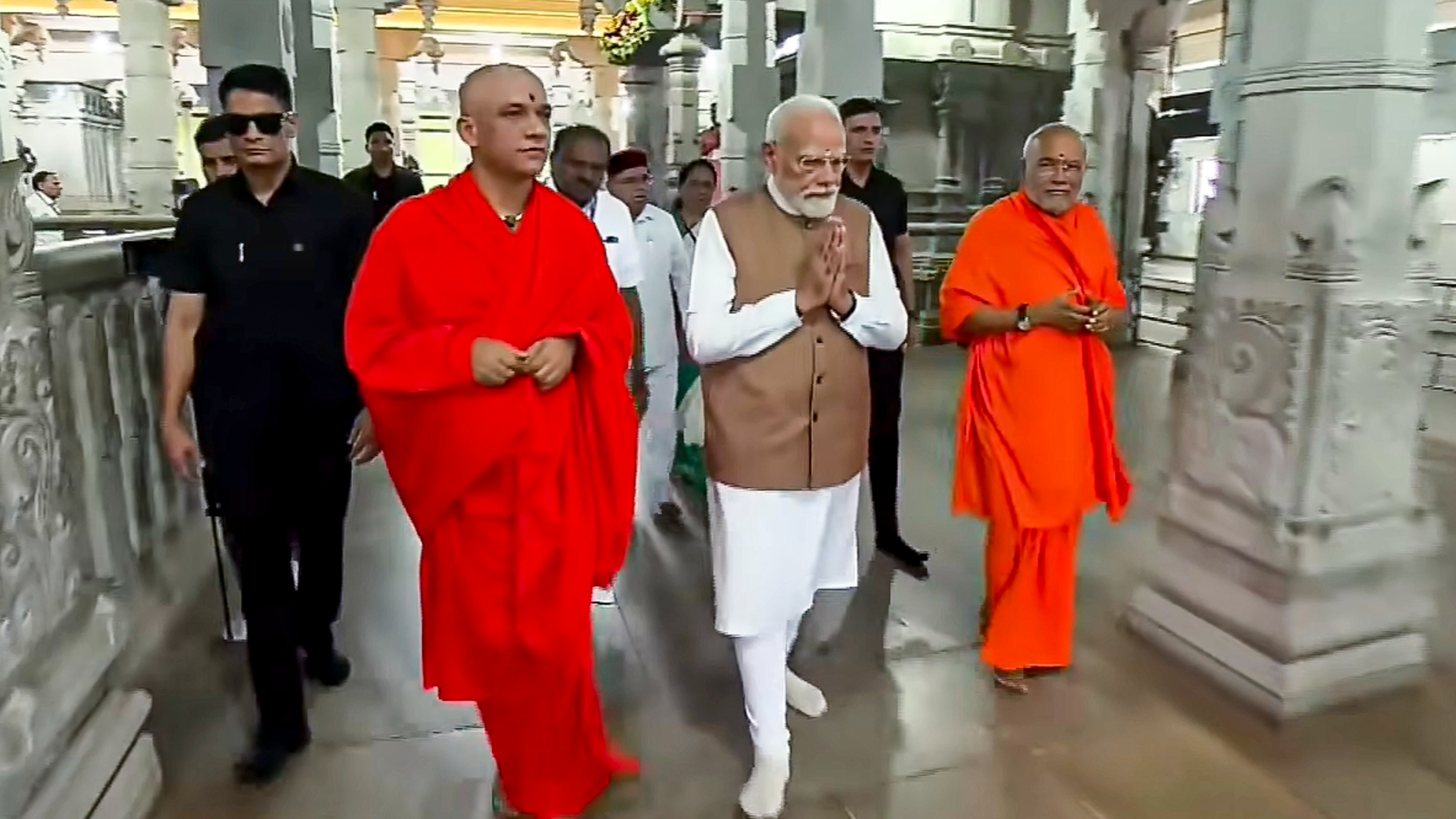 Mandya: PM Modi stresses on 9 principles for Viksit Bharat in Adichunchanagiri Mutt