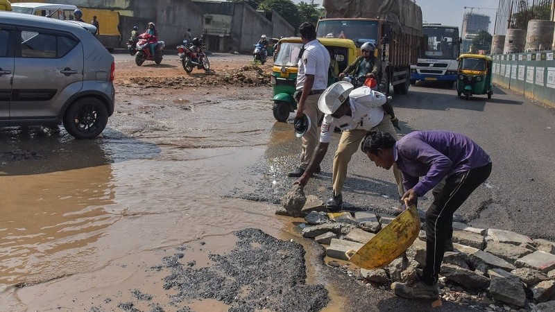 Bengaluru's Bannerghatta Road yet to see full repair work