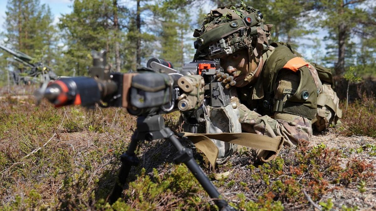 The hegemon at peace with war