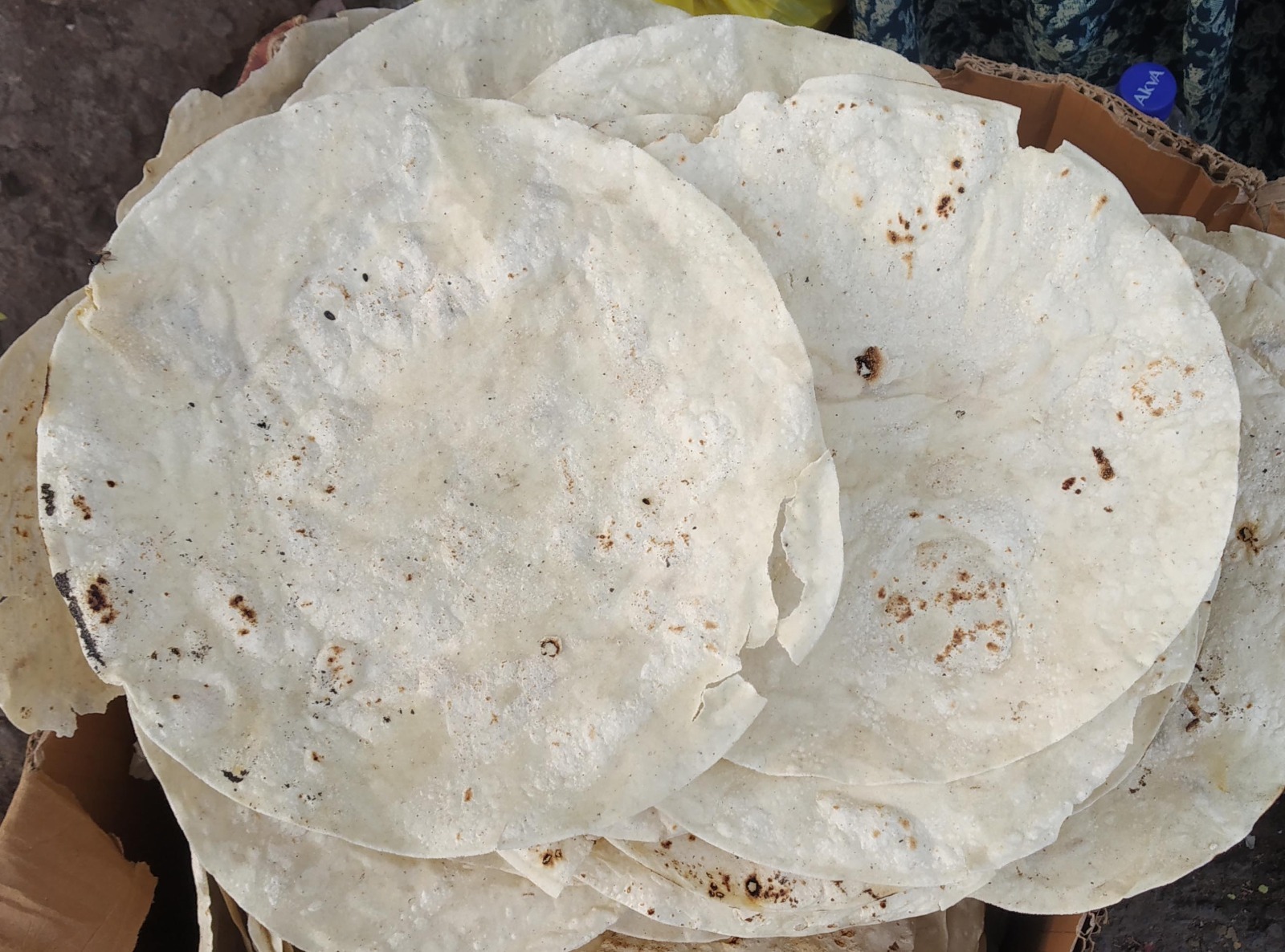 Khadak rotti made of Maldandi white jowar. 