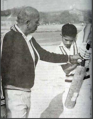 Sachin Tendulkar with his coach Ramakant Achrekar