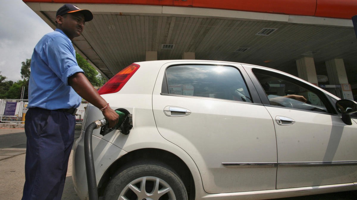 Oil ministry dismisses report on hike in petrol, diesel prices