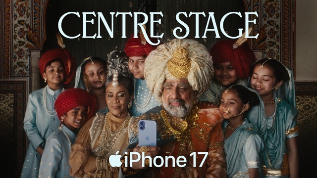 Apple iPhone 17's 'Centre Stage' feature for group selfies.