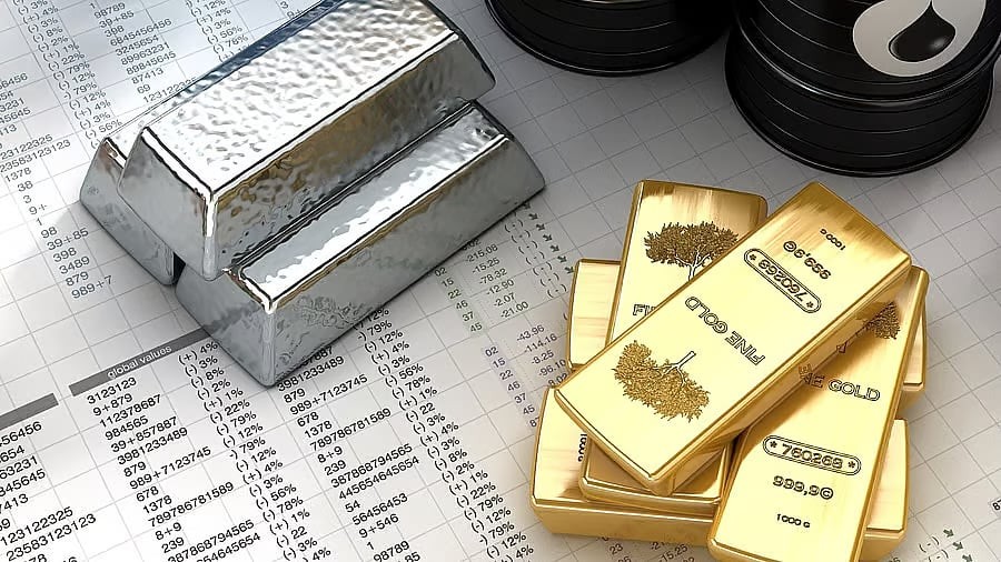 Gold futures drop to Rs 1,52,350/10g, Silver to Rs 2,43,819/kg