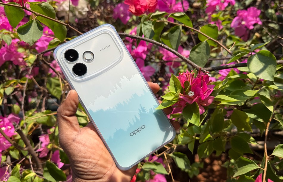 Oppo F33 Pro 5G with silicone-based clear cover case.