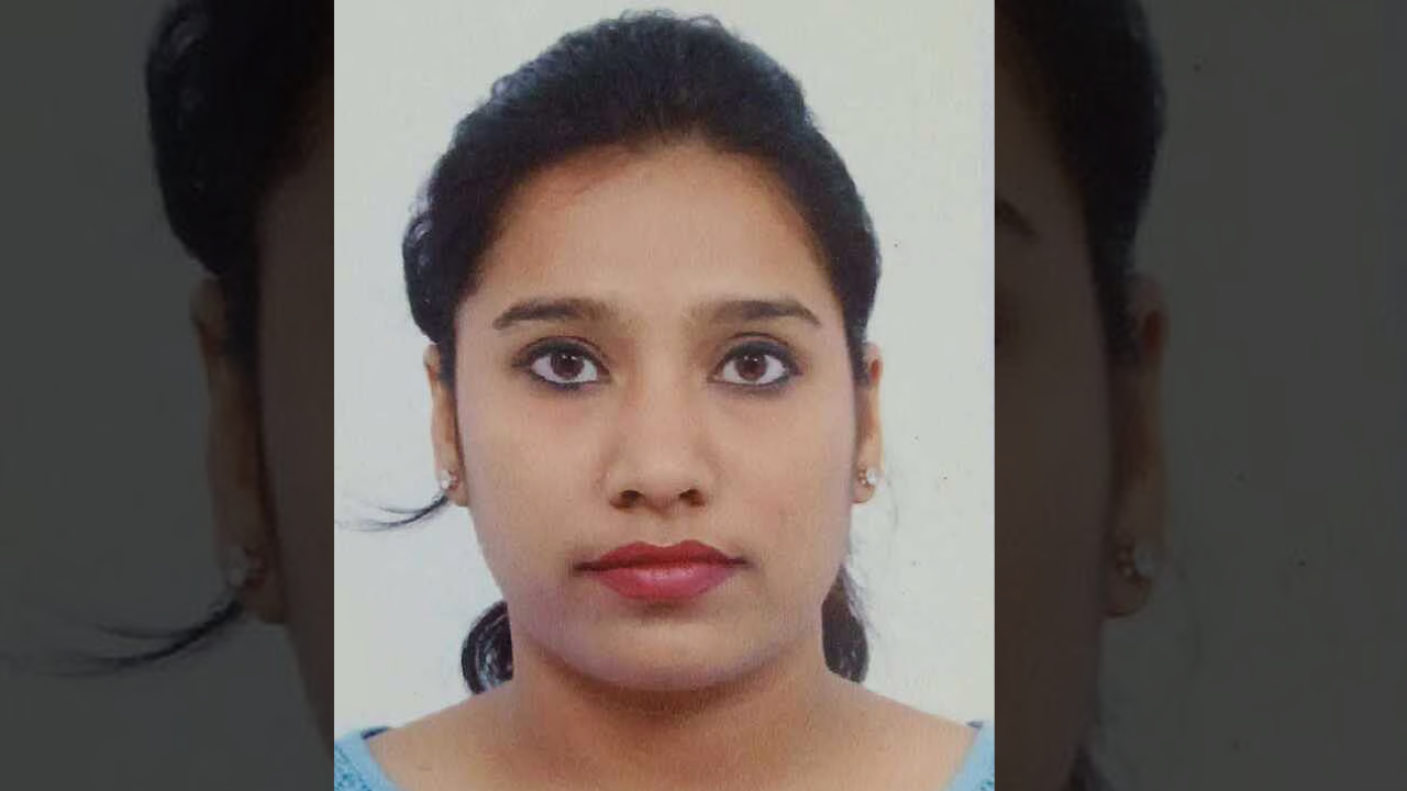 Pooja Dutta, the deceased. 