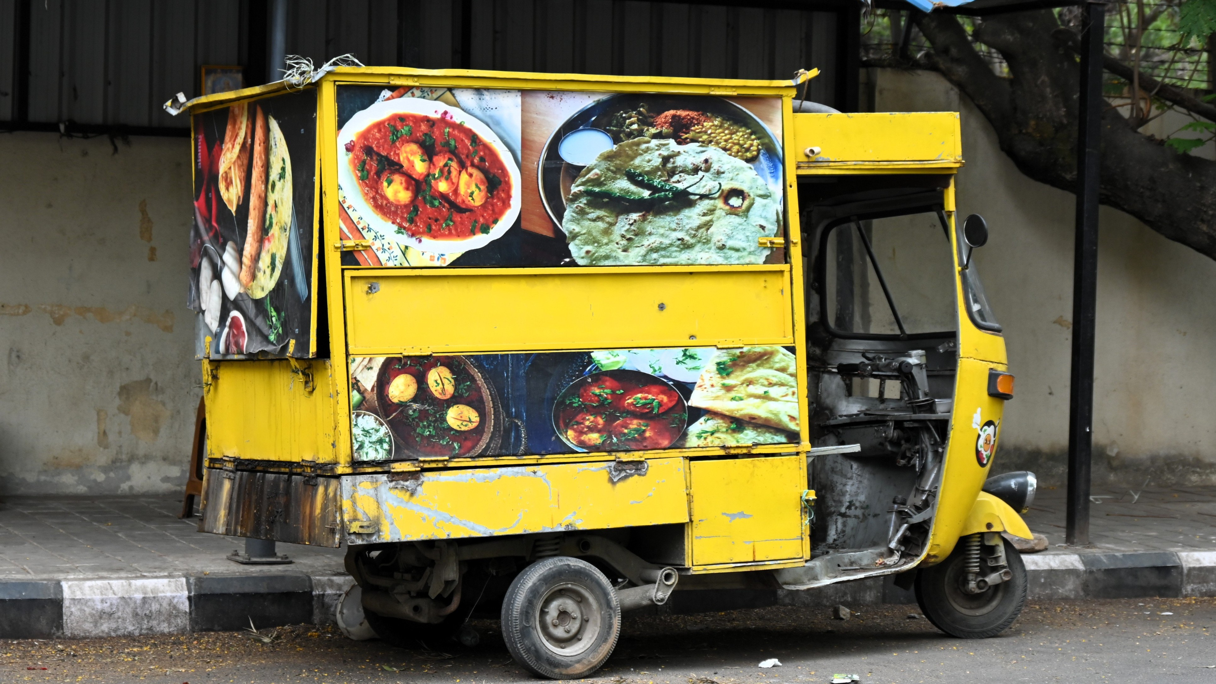 Bengaluru street vendors fighting to stay in business amid LPG crisis