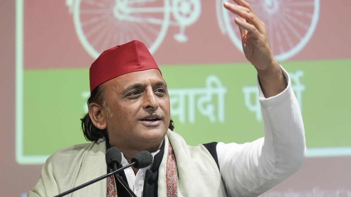 Akhilesh Yadav visits BJP MLA who got injured while burning his effigy, wishes speedy recovery