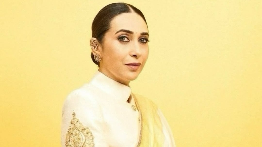 'Zyada zoom mat karna': Karisma Kapoor's polite request to paparazzi goes viral, internet reacts