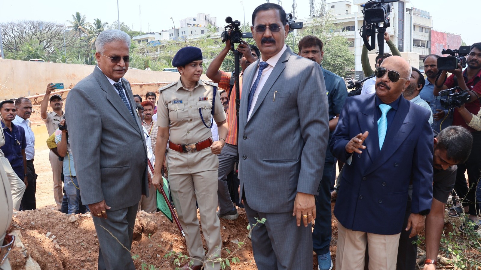 Bowring Hospital wall collapse: Lokayukta to book Chief Secretary, GBA Chief commissioner and top officials in Suo Motu case
