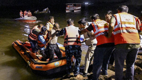 Four dead, 15 rescued; ten missing after cruise boat overturns in Jabalpur's Bargi dam reservoir
