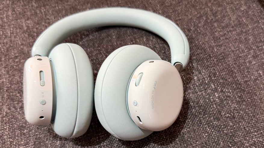 CMF Headphone Pro Review: Visually pleasing design & really good sound quality