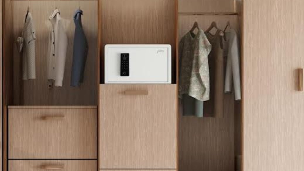 Godrej NX Pro Ncrypt smart locker.