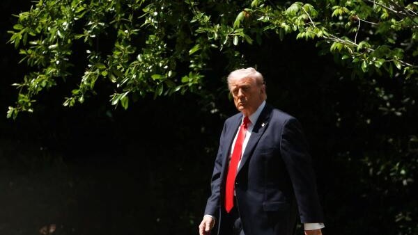 Donald Trump threatens 25% tariffs on European Union cars, trucks over trade dispute