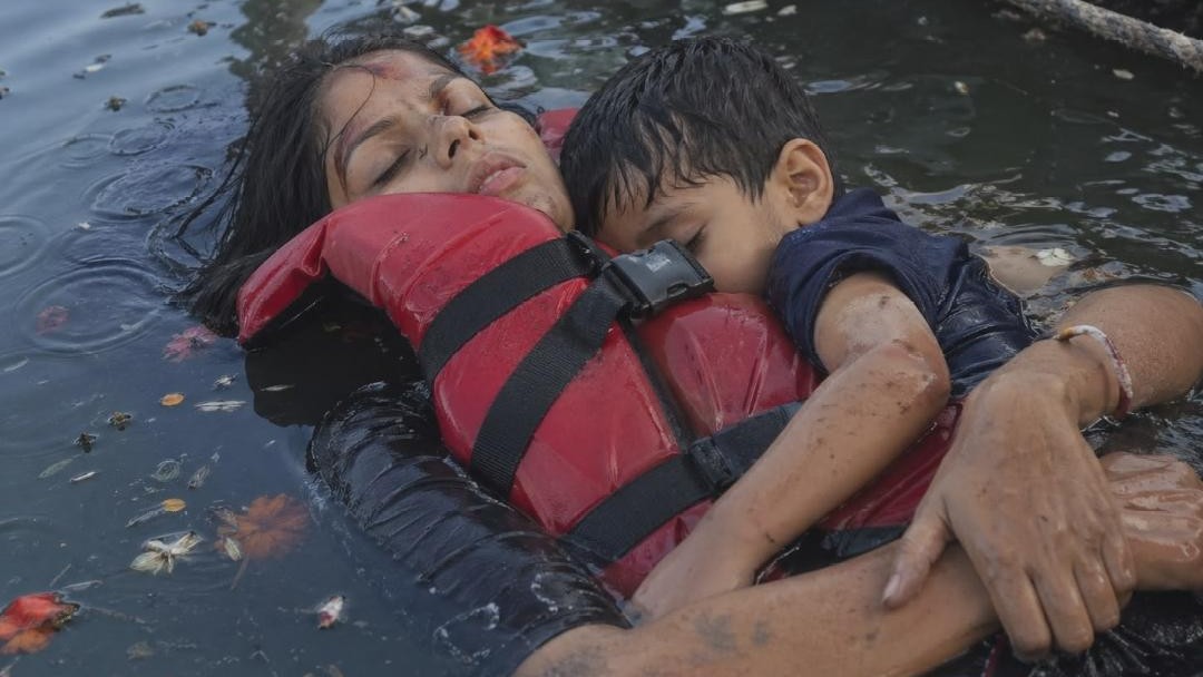Jabalpur cruise tragedy | Viral mother-child photo fake or real?