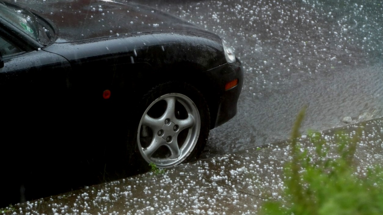 'Red' alert for severe thunderstorms, hailstorms issued in Delhi