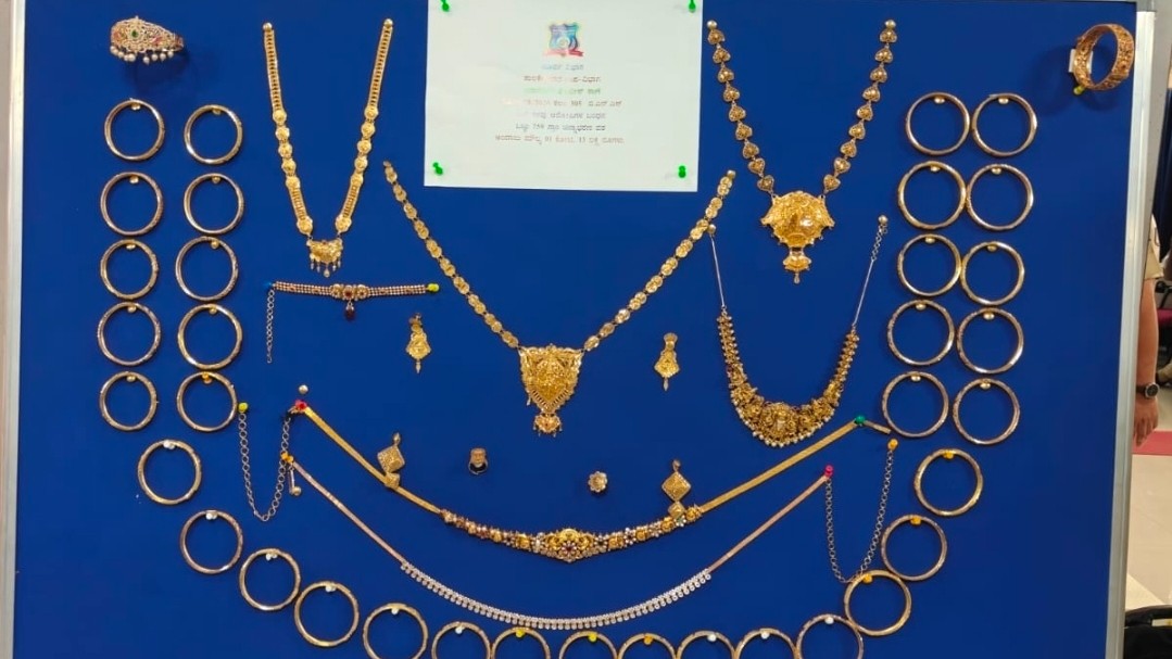 Kin held for Rs 1.13 crore gold theft at Housing Minister Zameer Khan's residence in Bengaluru