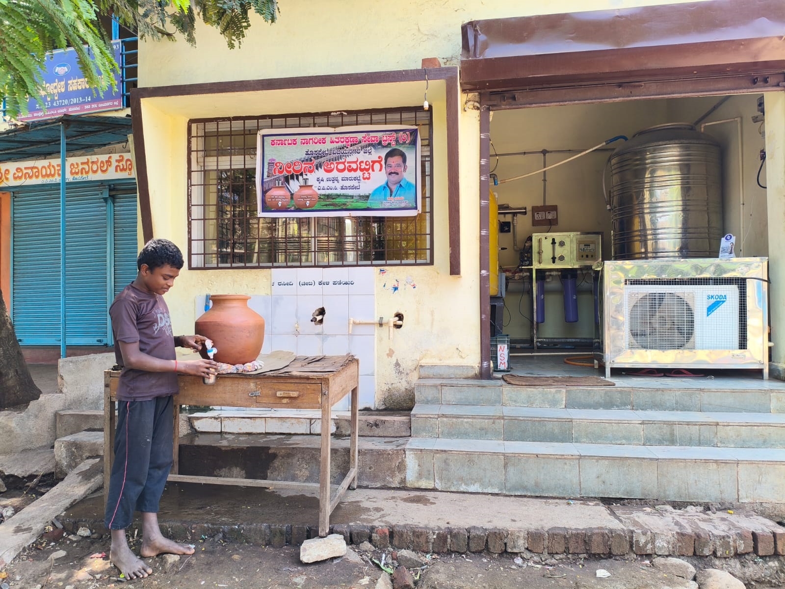 An Aravatige set up on the APMC premises in Hosapete. Photo: Special arrangement