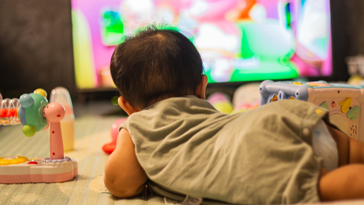 Screen before 18 months, higher risk for autism at three: AIIMS ask parents to keep away phones from babies
