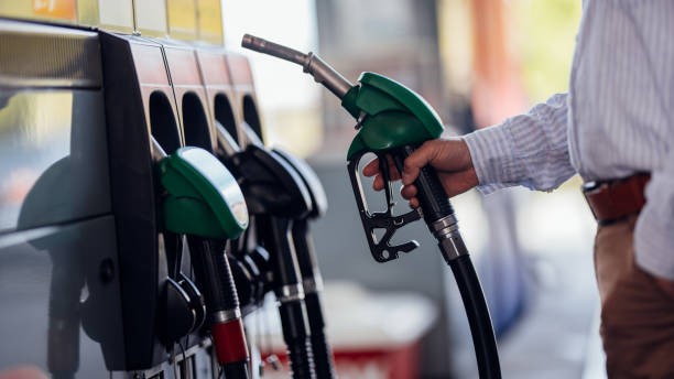 Oil companies bleed Rs 30,000 crore as fuel prices held steady despite global energy shock