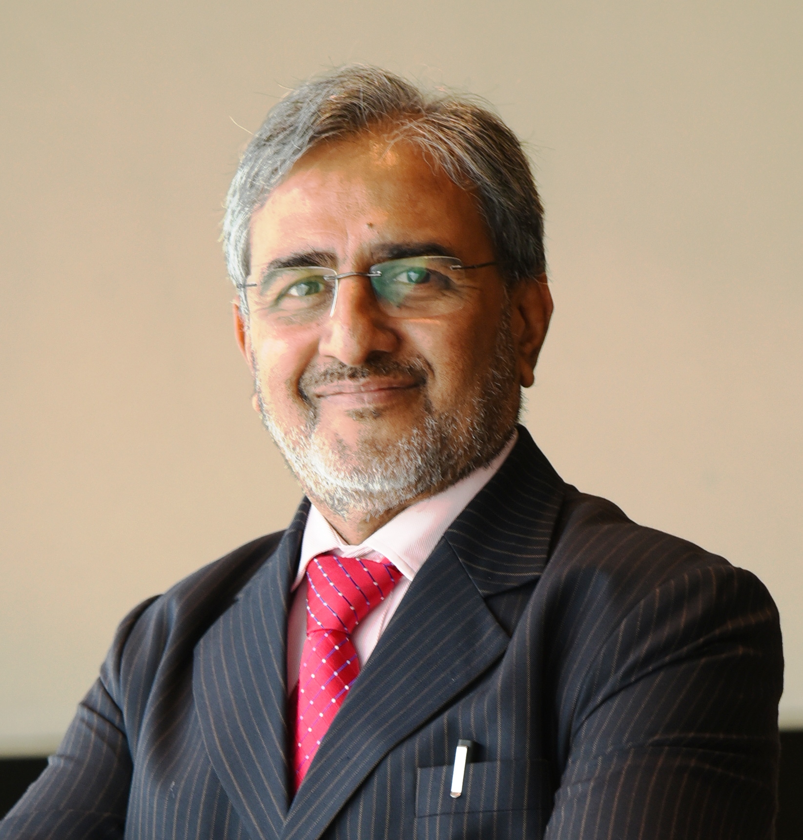 Dr Ishwar Gilada.