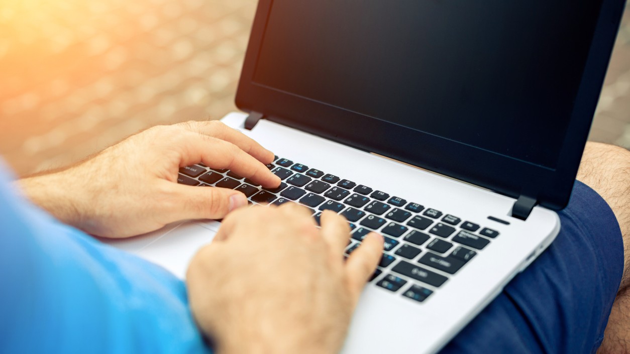 Why does science ask men to keep gadgets at arm’s length? Here’s why