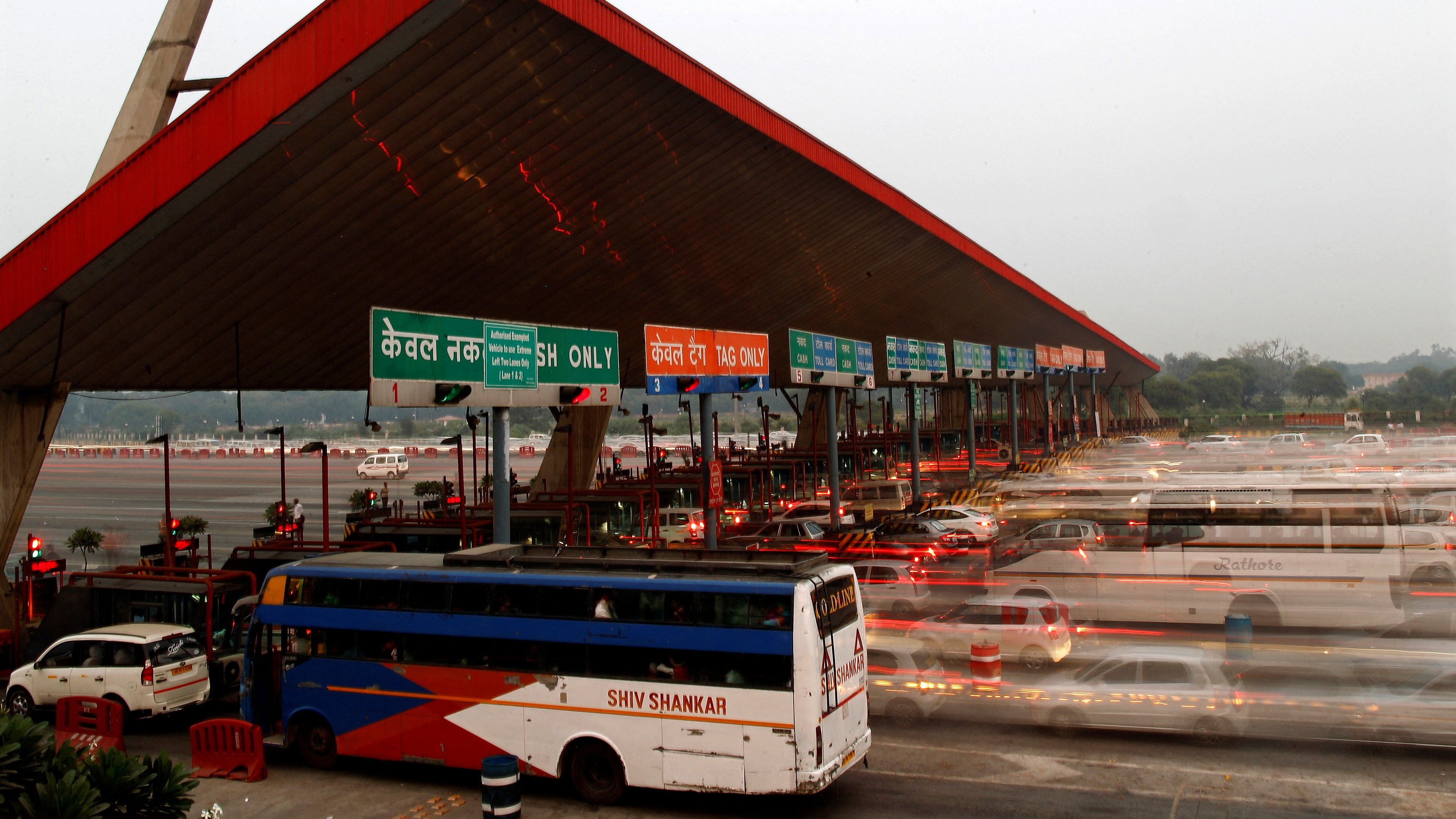 Explained | Barrier-less toll plaza in Delhi; how does it work?