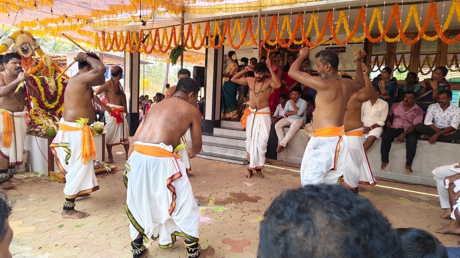 Artists perform Hownderayana Valgu in a village in Kundapur near Udupi. Photo: Special arrangement
