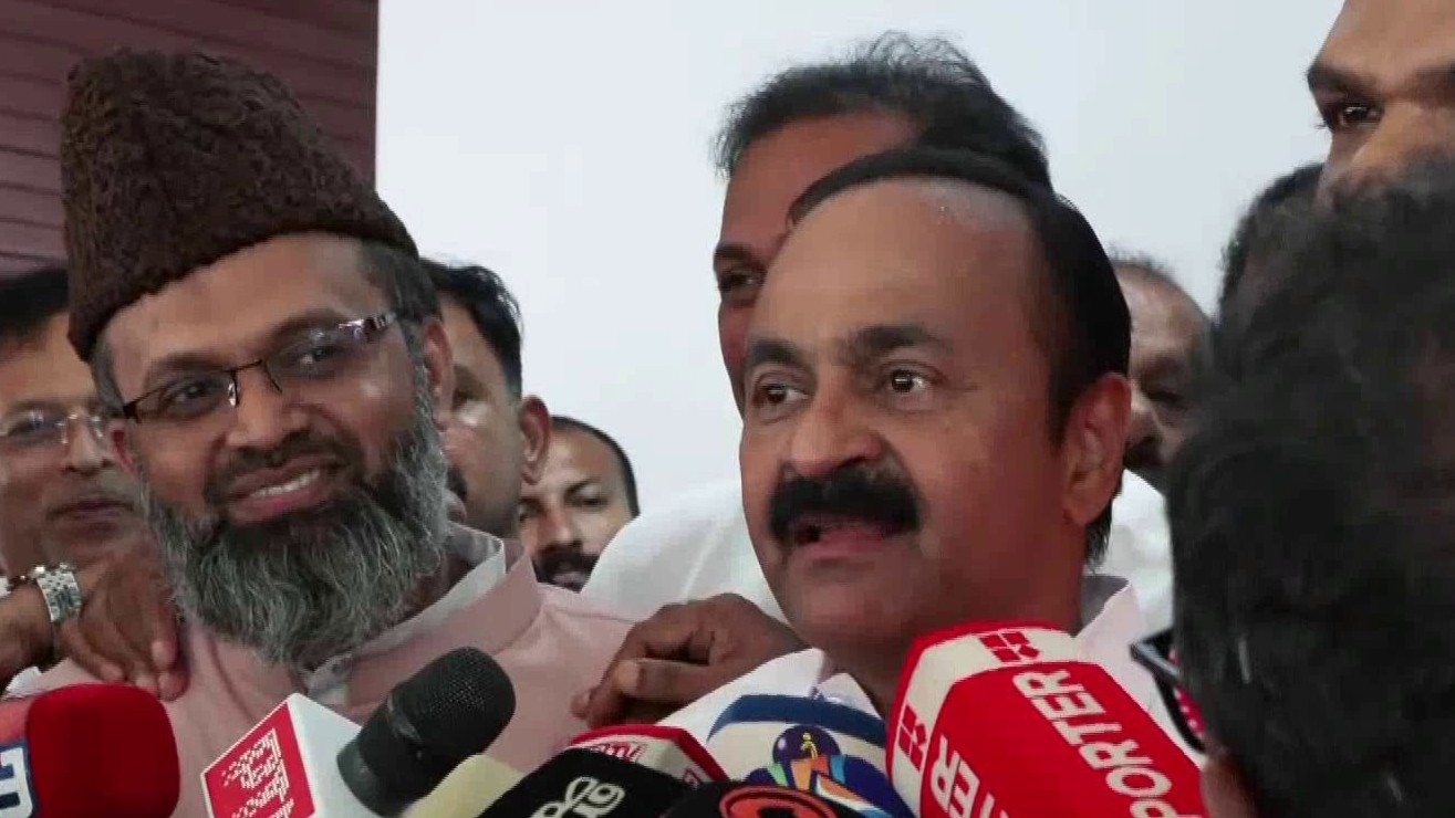 Religious leaders applaud V D Satheesan's secular stand