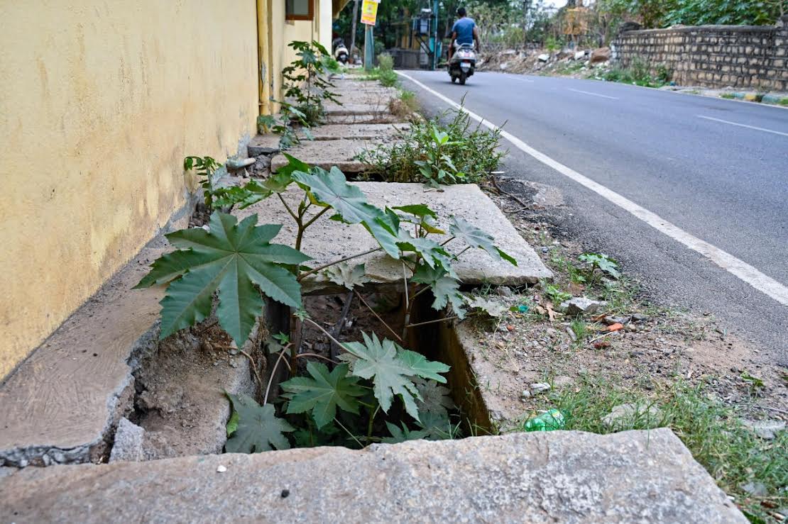 An unsafe footpath near Cottonpet.
