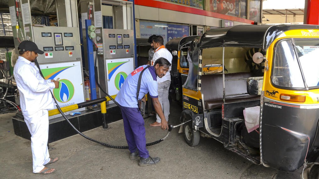 CNG price goes up by Rs 2 a kg; to now cost Rs 83.09 in Delhi
