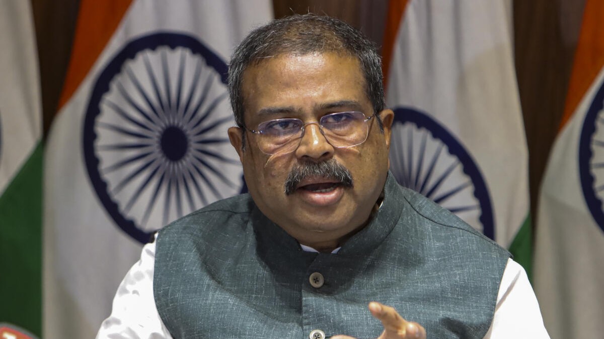 Education minister Pradhan meets bank officials to talk overhaul of CBSE's payment gateway system