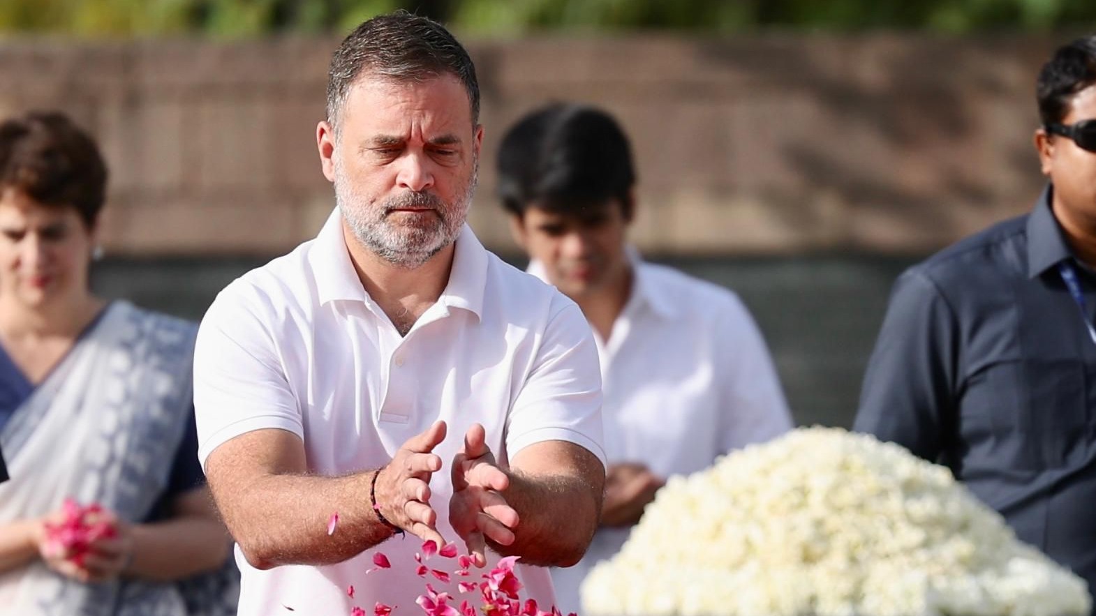 Congress leaders pay tribute to former PM Rajiv Gandhi on death anniversary