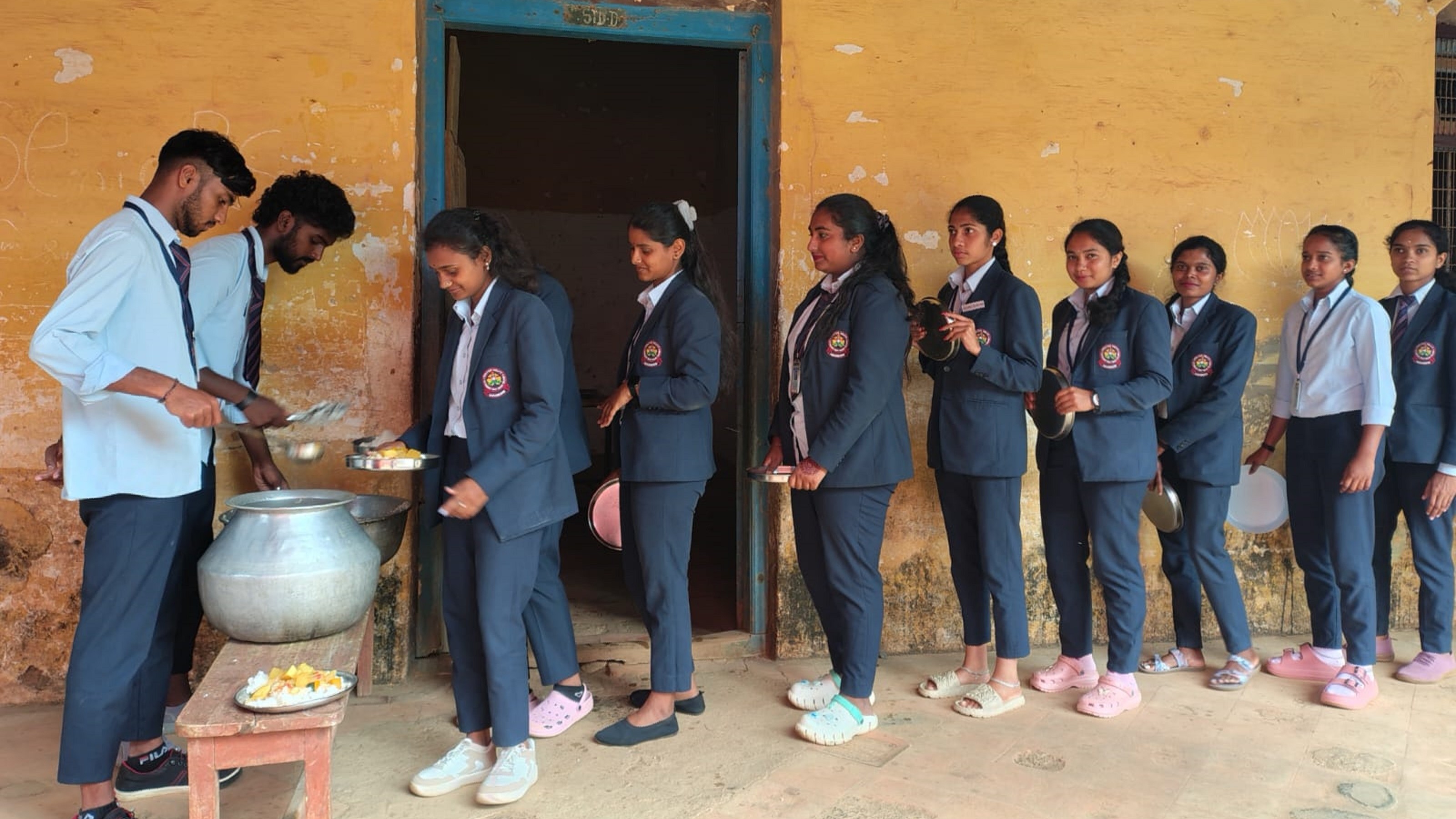 Telangana Cabinet approves mid-day meal scheme in junior colleges