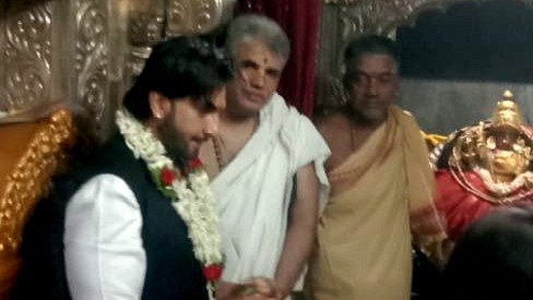 Actor Ranveer Singh offers prayers at Karnataka's Chamundi Hill after 'Kantara' mimicry row