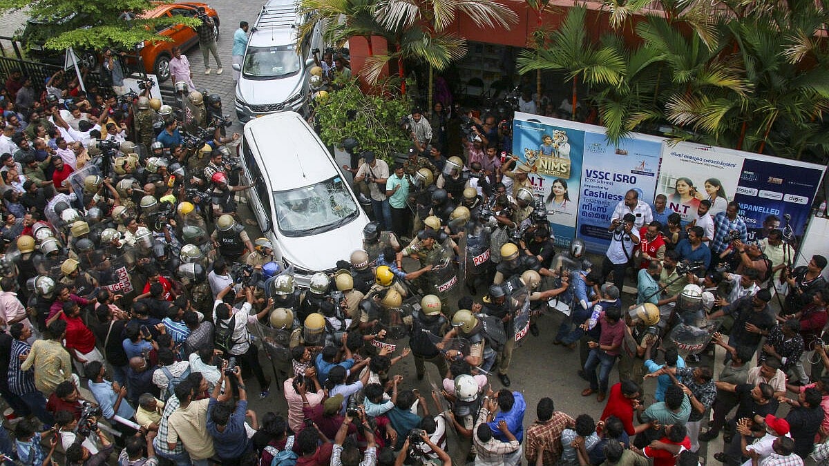 Opposition rift widens as DMK, AAP back CPI(M) over ED raids against ex-CM Pinarayi Vijayan