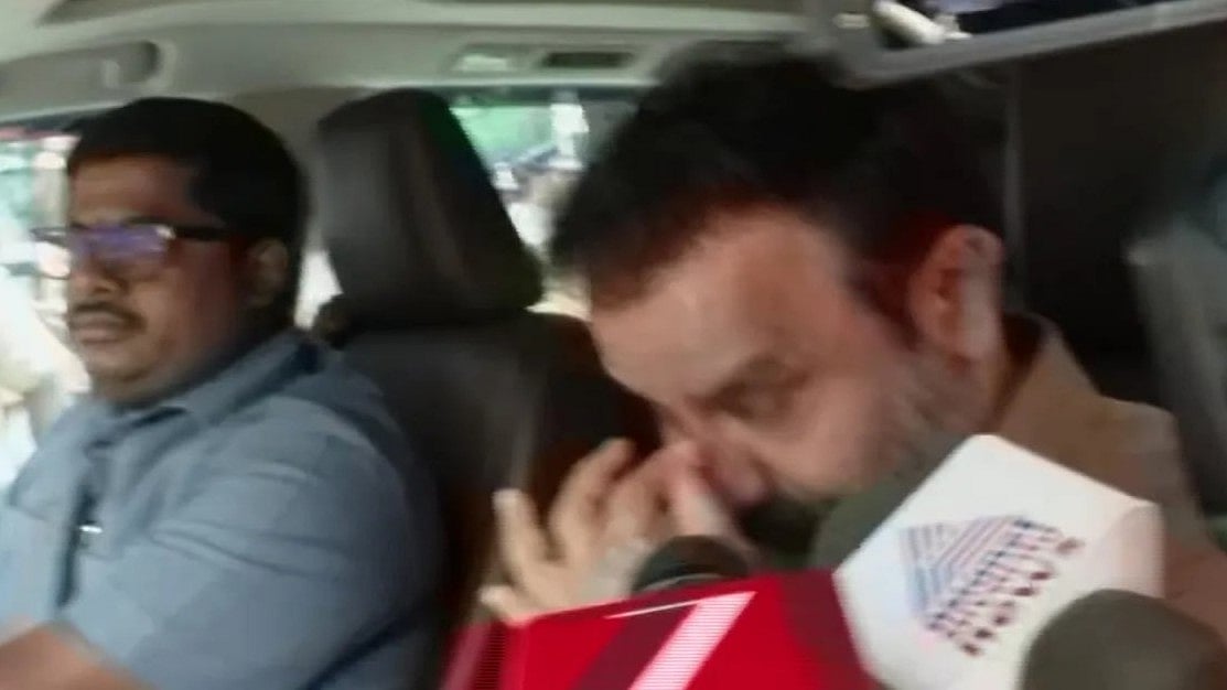 Labour Minister Santosh Lad weeps after breakfast meet with Siddaramaiah