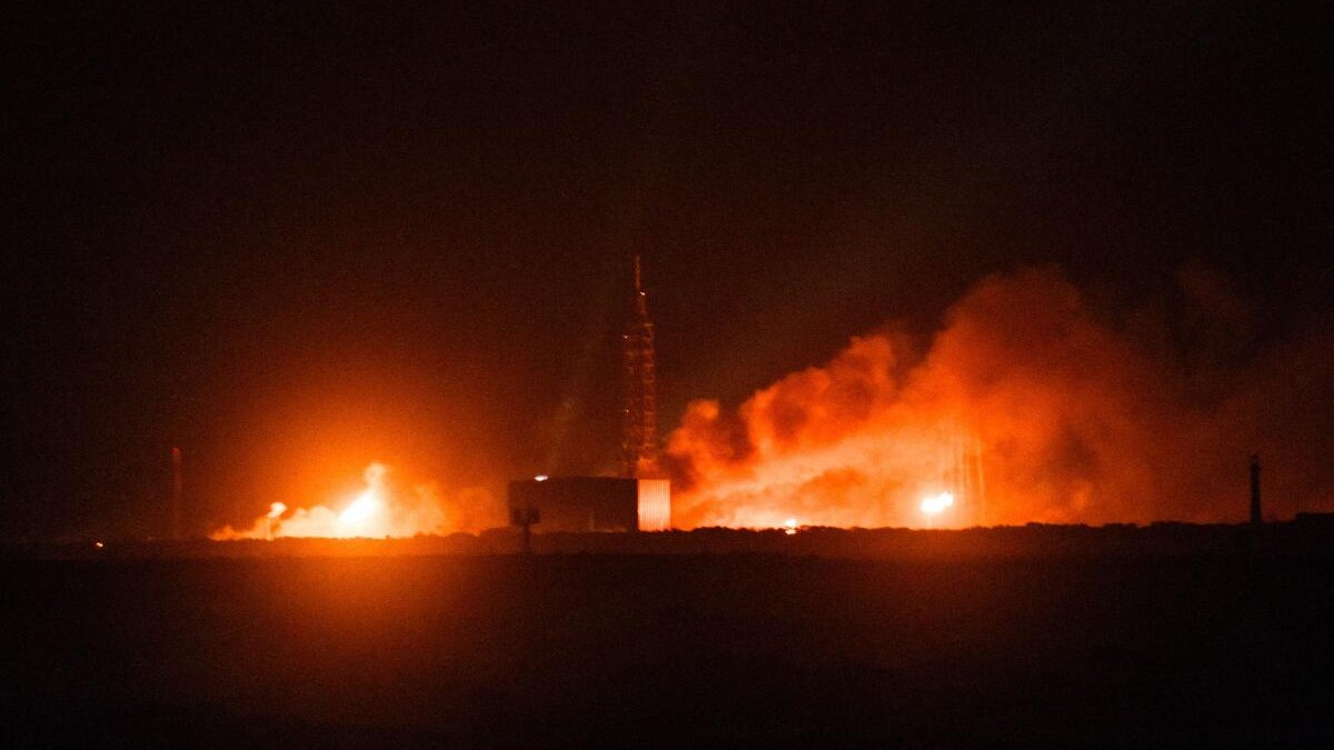 Jeff Bezos' space firm Blue Origin's New Glenn rocket explodes in testing